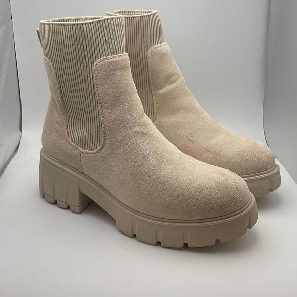 CUSHIONAIRE Women's slip on chelsea boot +Memory Foam SIZE 7 Wide - Picture 1 of 9